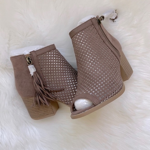 Perforated Tassel Zip Open Peep Toe Booties - Picture 5 of 10